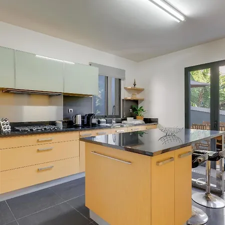 Ferienhaus Fuer 6 Personen Ca 248 Qm In Cmara De Lobos, Madeira Suedkueste Von Madeira